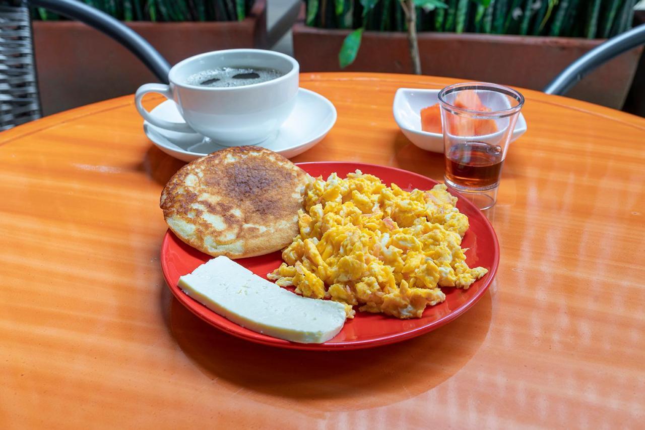 La Casona Hotel Boutique Medellín Zewnętrze zdjęcie